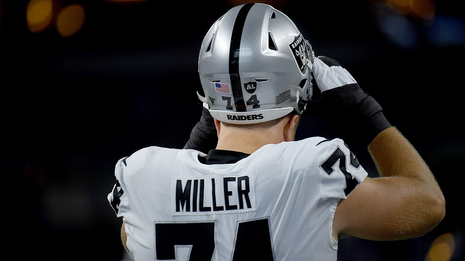 
                <strong>Kolton Miller (15. Pick, Las Vegas Raiders)</strong><br>
                &#x2022; Offensive Tackle -<br>&#x2022; Fifth Year Option: Nicht möglich. Miller hat bei den Las Vegas Raiders bereits einen Dreijahres-Vertrag beginnend ab 2022 unterschrieben, der ihm bis zu 55 Millionen US-Dollar einbringen kann.<br>
              