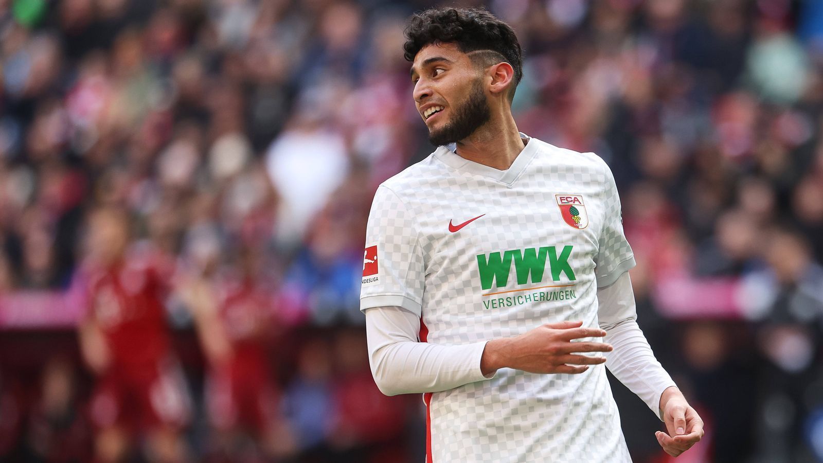 
                <strong>FC Augsburg: Ricardo Pepi</strong><br>
                Augsburgs Rekordeinkauf Ricardo Pepi überzeugte in der abgelaufenen Saison überhaupt nicht bei den "Fuggerstädtern". Der FCA bezahlte im Januar über 16 Millionen Euro an den FC Dallas für den 19-jährigen US-Amerikaner, der in der kommenden Spielzeit liefern muss. Viele Augen werden auf das Talent schauen.
              