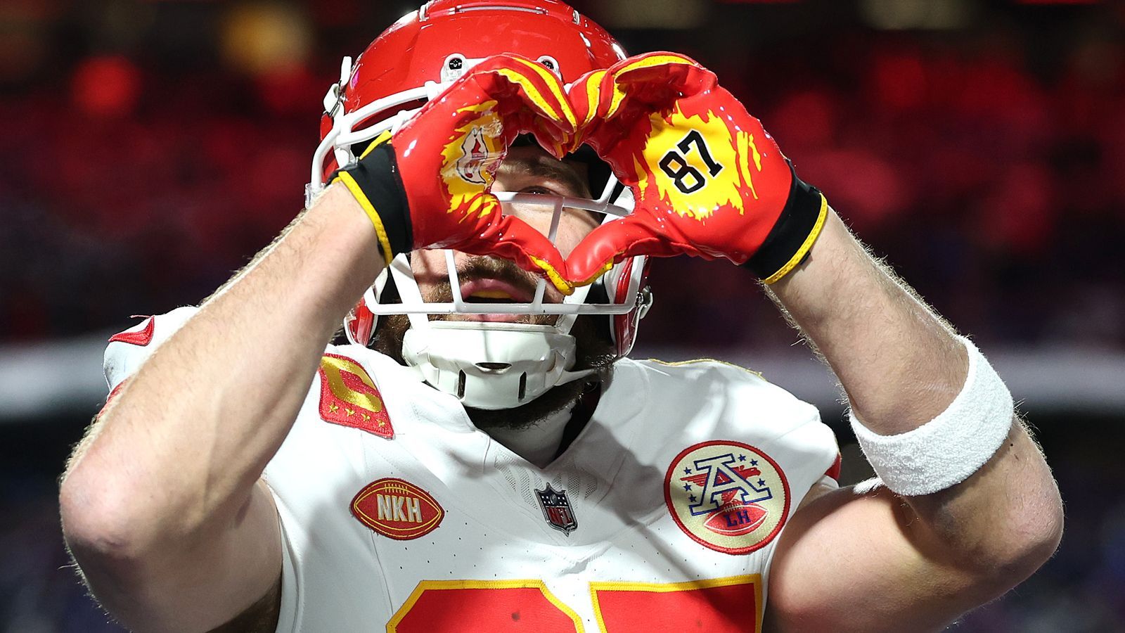 <strong>Travis Kelce (2024)</strong><br>Damals wie heute ist Travis Kelce neben dem Quarterback der wichtigste Spieler der Offense. Während andere Stars aus 2018 wie Tyreek Hill oder Sammy Watkins den Chiefs irgendwann den Rücken kehrten, blieb Kelce - und mit ihm der Erfolg.