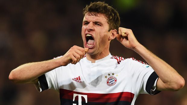 
                <strong>Thomas Müller</strong><br>
                Thomas Müller: Der nicht für die Startelf berücksichtigte Weltmeister kam in der 60. Minute für Robben. Er sorgte mit mehreren gefährlichen Abschlüssen kurz nach seiner Einwechslung für Schwung im Offensivspiel der bis dahin harmlosen Bayern. Damit gab Müller die sportlich beste Antwort auf seine Nicht-Berücksichtigung für die Startelf. ran.de-Note: 3
              