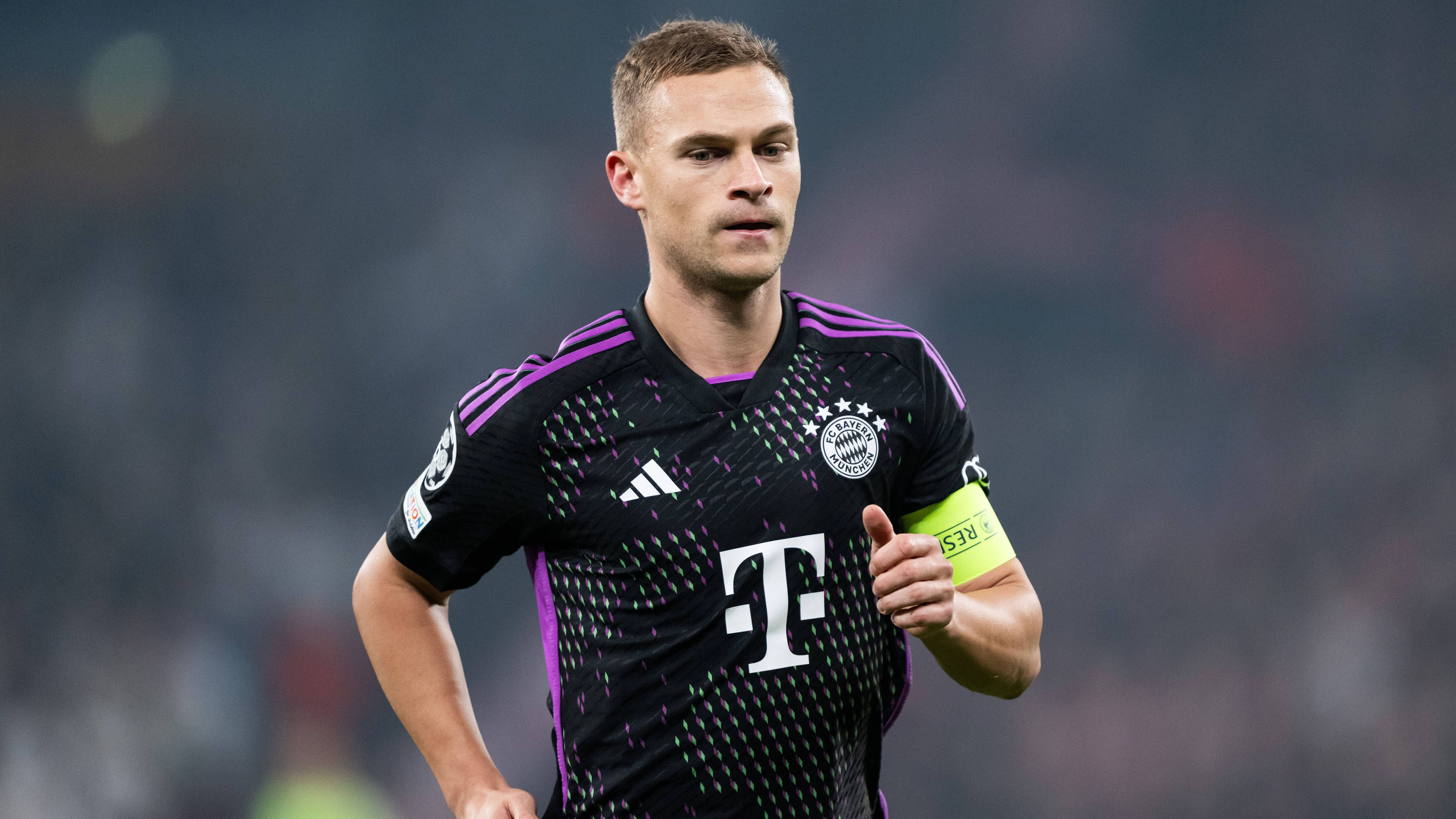 <strong>Joshua Kimmich</strong><br>Schafft es in Halbzeit eins nicht, die schnellen Konter der Gastgeber frühzeitig zu unterbinden. Dirigiert und kommuniziert viel mit den Wackelkandidaten Kim und Davies. Kann mit seinen Bällen in die Spitze nicht überzeugen. <em><strong>ran</strong></em><strong>-Note: 4</strong>