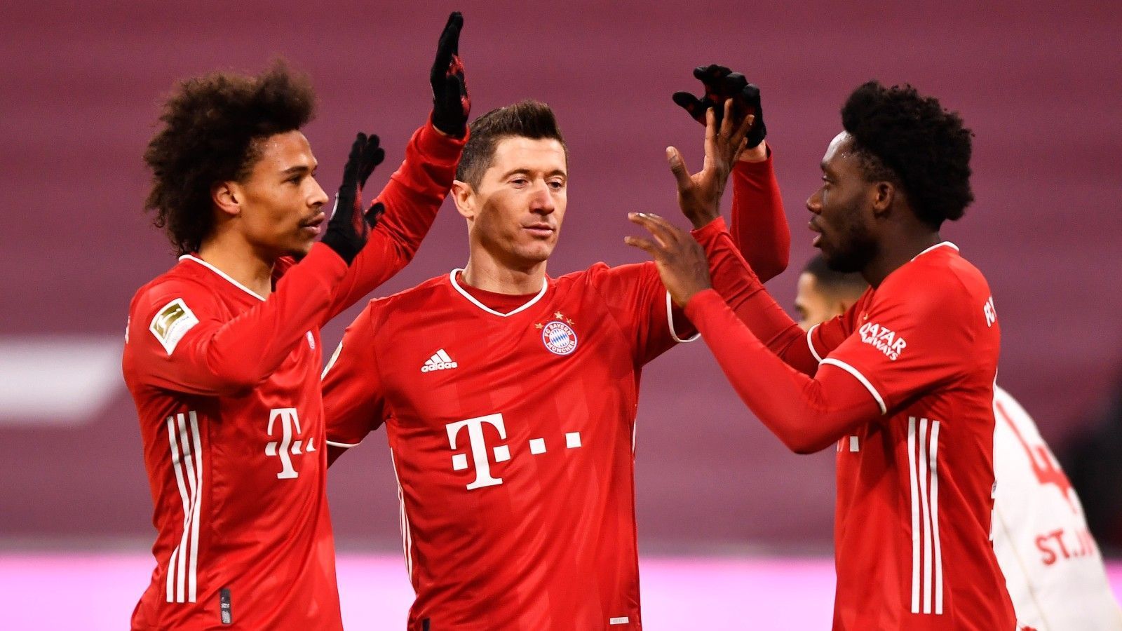 
                <strong>Die Bayern-Stars in der Einzelkritik</strong><br>
                Nach einer erschreckenden ersten Hälfte und 0:2-Rückstand gegen Mainz drehen die Bayern in der zweiten Halbzeit auf und gewinnen am Ende deutlich mit 5:2. Die Bayern-Stars in der Einzelkritik.
              