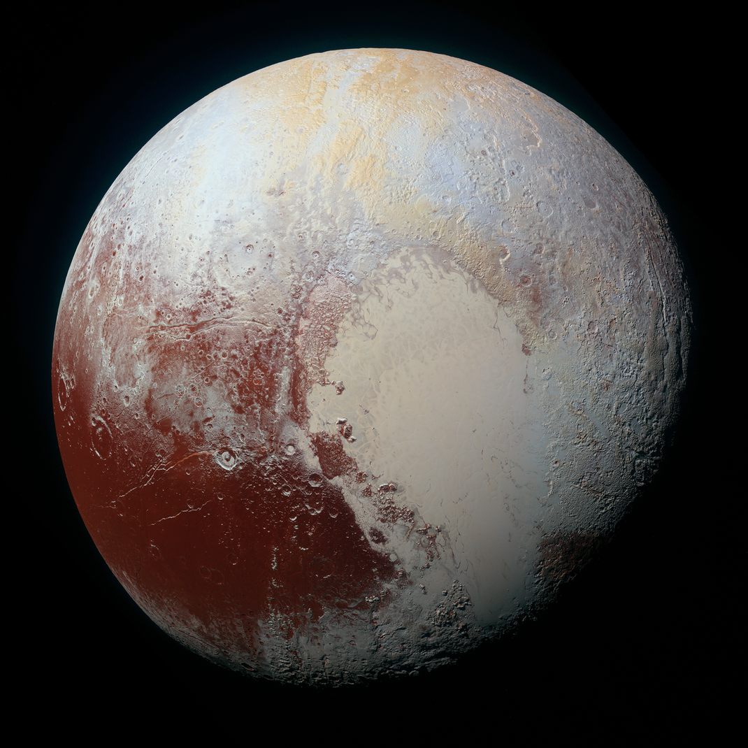 Nur noch Zwergplanet: Pluto, fotografiert 2015 von der NASA-Raumsonde New Horizons