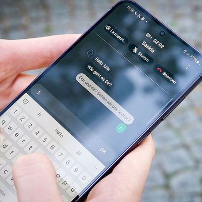 Beim Telefonieren soll man in Zukunft auch einfach mit Real Time Text live chatten können.