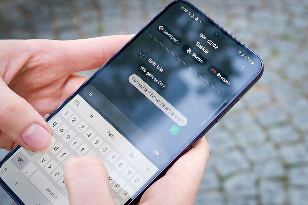 Beim Telefonieren soll man in Zukunft auch einfach mit Real Time Text live chatten können.
