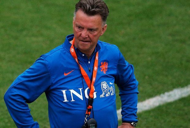 
                <strong>Platz 8: Louis van Gaal (Holland)</strong><br>
                Ob Louis van Gaal nach der WM wegen des Geldes zu Manchester United wechselt? Kaum zu glauben, verdient der Niederländer als Bondscoach doch eine geschätzte Summe von 2.019.553 Euro.
              