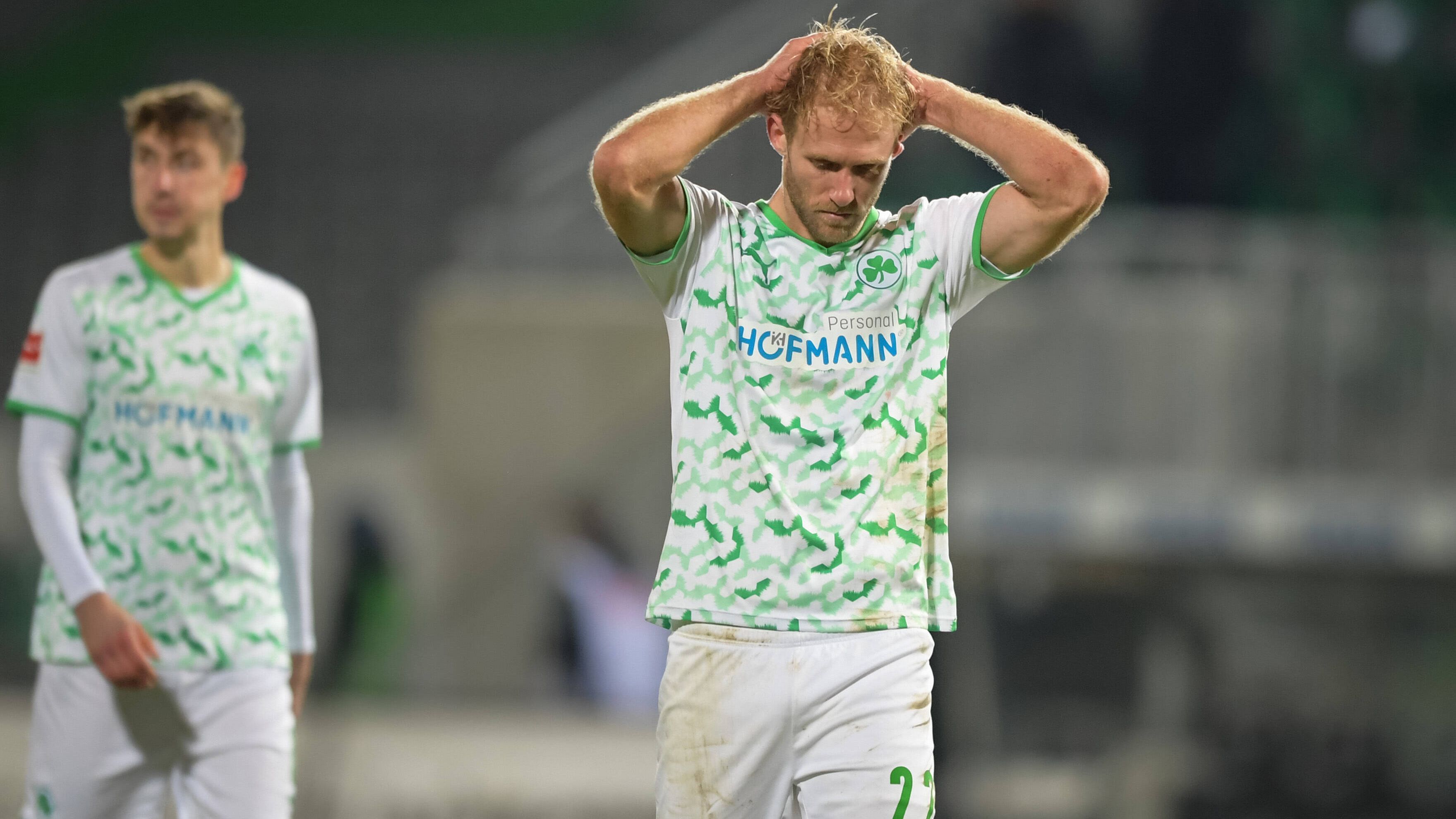 
                <strong>Fürth stellt Negativrekord auf! Die schlechtesten Starts der Bundesliga-Geschichte</strong><br>
                Nur ein Punkt aus elf Spielen - noch nie hatte ein Bundesligist nach dieser Zeit so wenig Punkte auf dem Konto wie die SpVgg Greuther Fürth in der laufenden Saison. ran hat die schlechtesten Starts der Bundesliga-Geschichte zusammengefasst und zeigt, was am Ende der Spielzeit aus den Teams geworden ist. Spoiler: Es sieht nicht gut aus für Fürth. (Die Bilanzen beziehen sich dabei immer auf den Stand nach elf Spieltagen.)
              