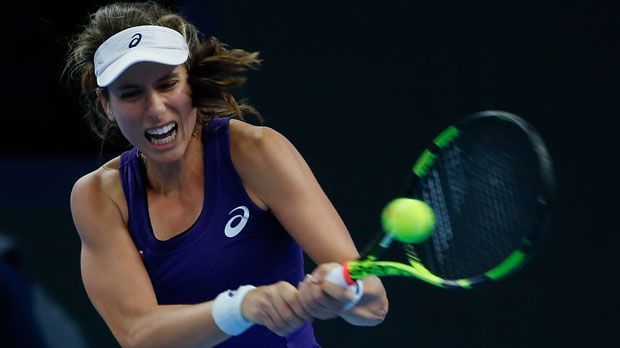 
                <strong>Johanna Konta (Nicht qualifiziert - 3455 Punkte)</strong><br>
                Durch den Finaleinzug in Peking ist die erste WTA-Finals-Teilnahme für Johanna Konta wieder in greifbarer Nähe. Die Britin erreichte 2016 bei den Australian Open erstmals ein Grand Slam-Halbfinale und konnte durch einen 7:5 5:7 6:2-Sieg über Venus Williams den ersten Titel ihrer Karriere gewinnen. Durch einen Erfolg diese Woche in Hongkong wäre Konta das Ticket in Singapur kaum noch zu nehmen.
              