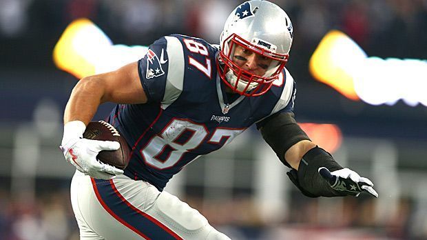 
                <strong>Platz 2: Rob Gronkowski (New England Patriots)</strong><br>
                Platz 2: Rob Gronkowski (New England Patriots): Der 26-jährige Tight End hat seit der Divisional Round mehr Playoff-Touchdowns erzielt als jeder andere NFL-Spieler auf seiner Position - aktuell sind es acht.
              