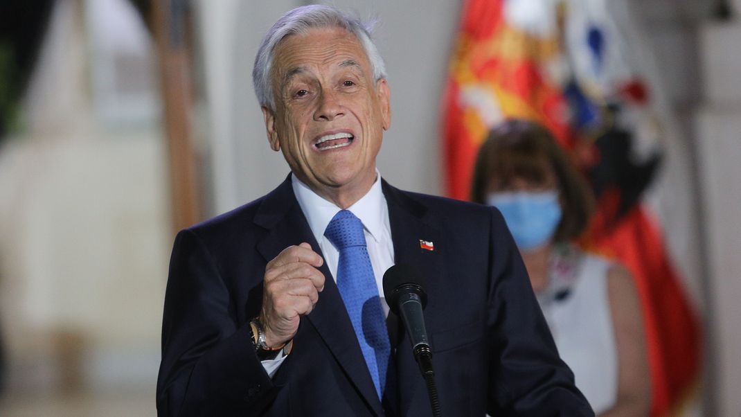 Der Konservative Piñera war von 2010 bis 2014 und von 2018 bis 2022 Präsident des südamerikanischen Landes.