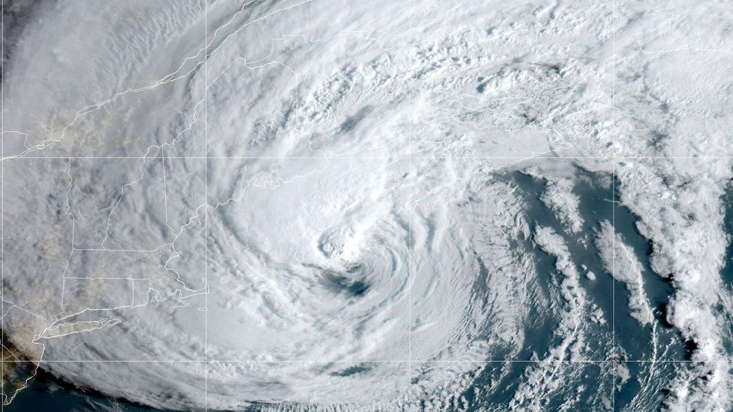 Hurrikan "Lee" ist ursächlich für das Tiefdruckgebiet über dem Atlantik, das nach Europa zieht.