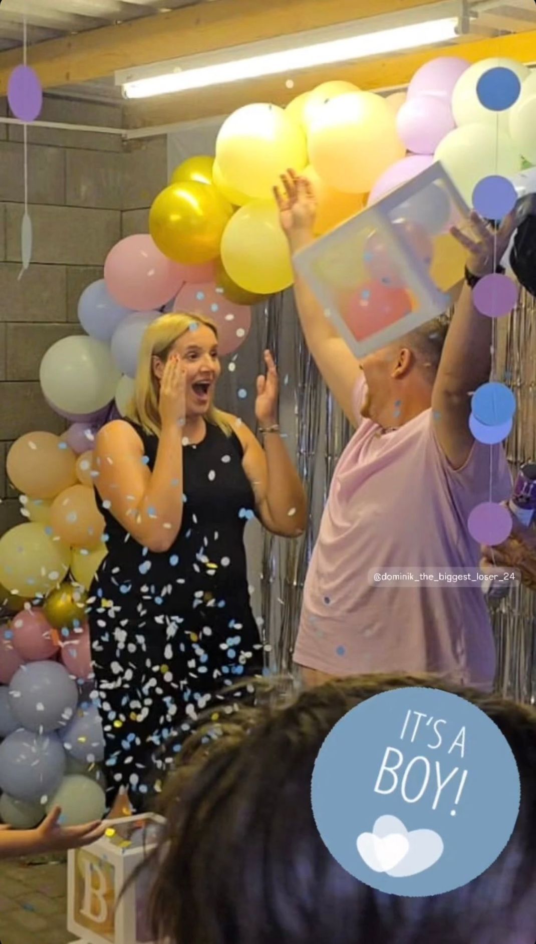 Dominik und Lisa bei ihrer Gender-Reveal-Party.