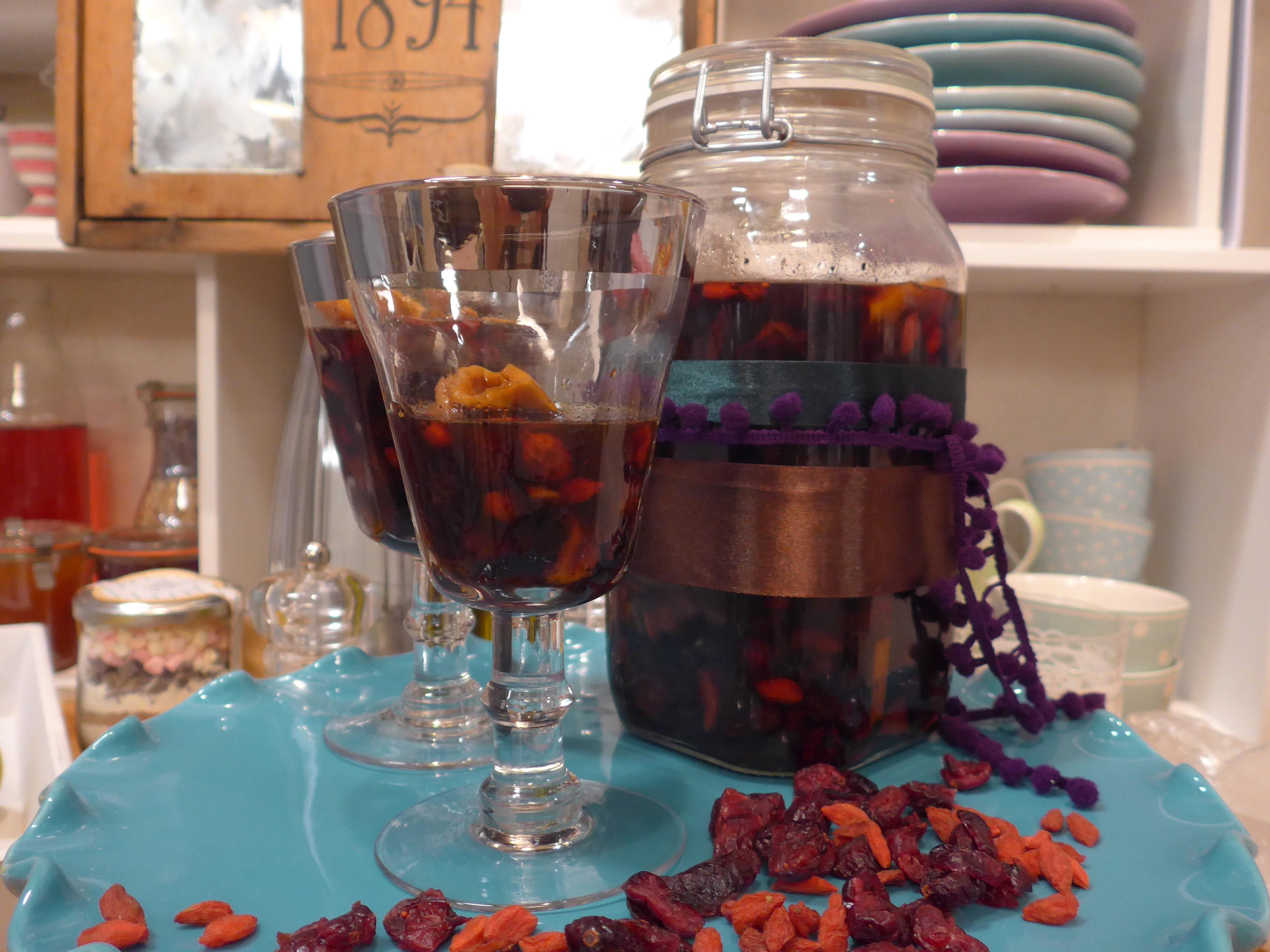 Rumtopf mit Früchten: Die DIY-Anleitung aus Handmade mit Enie