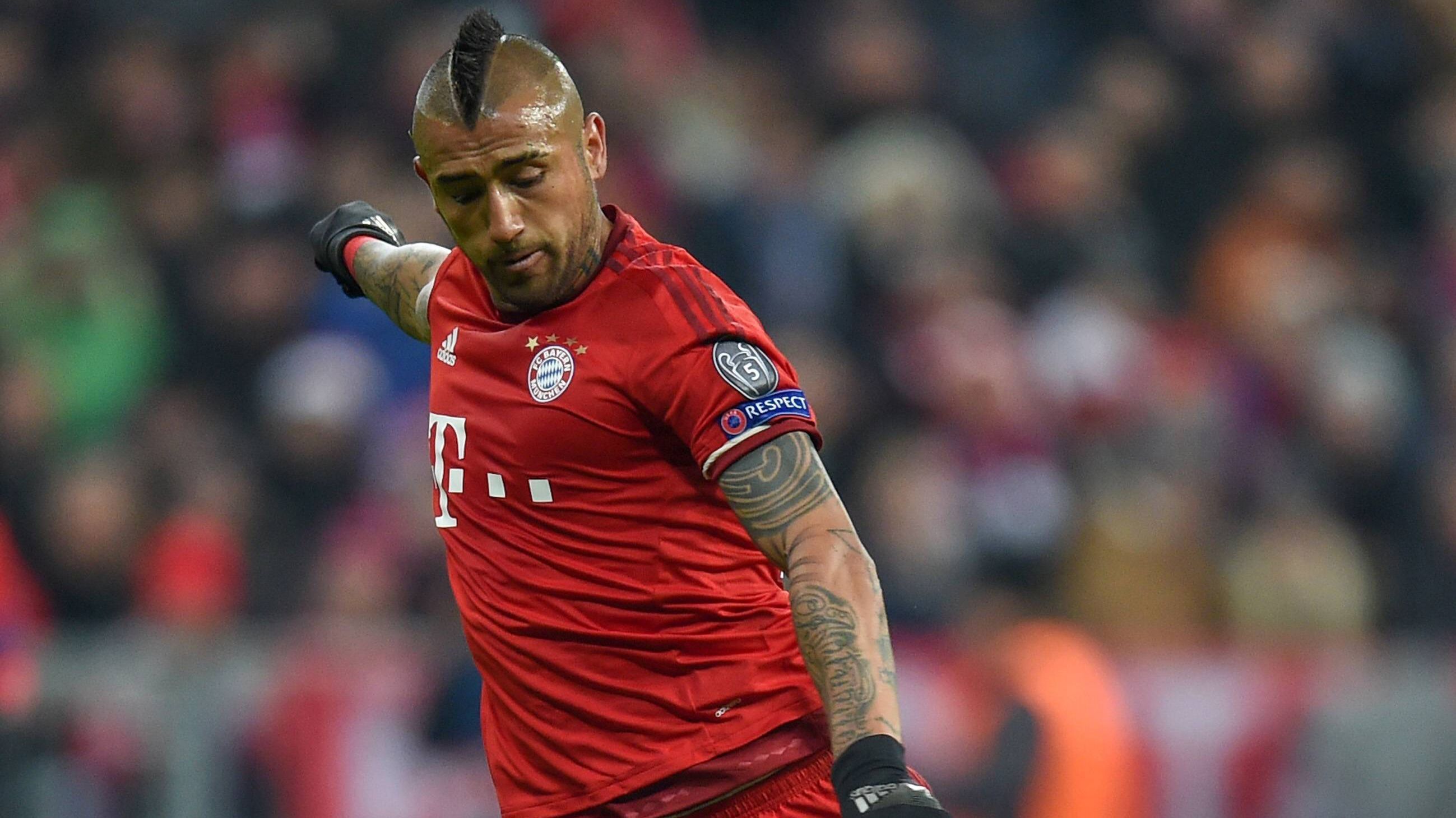 
                <strong>Arturo Vidal</strong><br>
                Arturo Vidal: Sicherte hinter dem Offensiv-Quintett ab, wo kaum etwas abzusichern war. Dirigierte und ordnete nach Alonso-Manier. Immer anspielbar, immer giftig. Nach dem Aus von Robben auf der Acht offensiver. ran-Note: 2
              