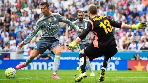 
                <strong>Tor-Maschine Cristiano Ronaldo</strong><br>
                Cristiano Ronaldo wirft den Turbo an: In der Liga-Partie gegen Espanyol Barcelona schießt Reals Stürmer fünf Tore, Madrid fegt den Gegner mit 6:0 vom Platz. Damit bricht der 30-Jährige einen Vereinsrekord.
              