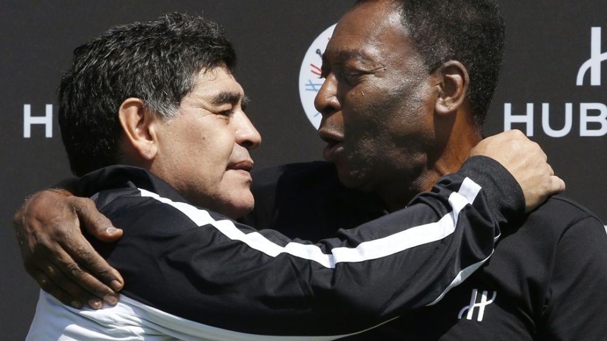Auch Pele (r.) trauert um seinen Freund Diego Maradona