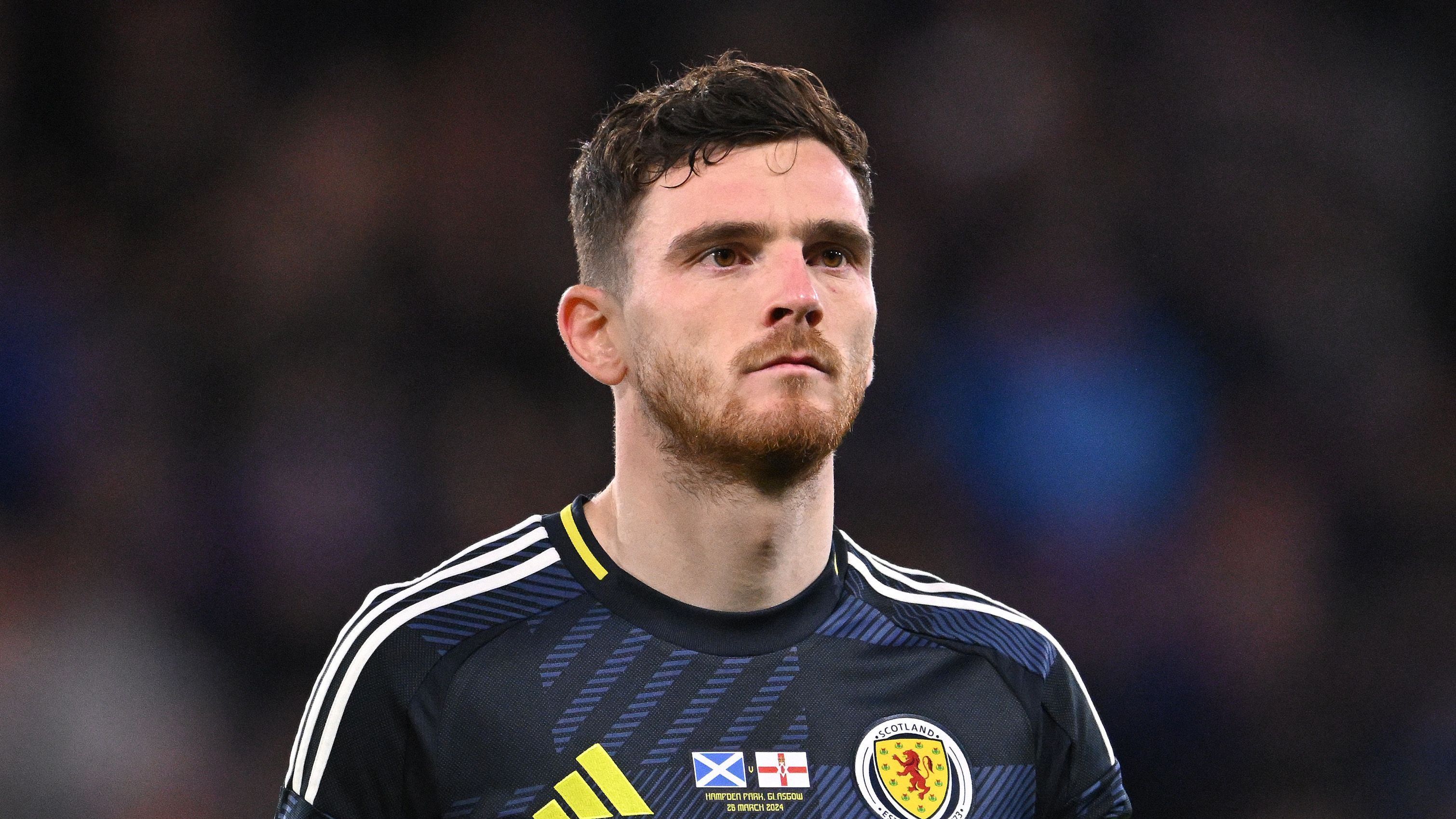 <strong>Schottland: Andrew Robertson</strong><br>Verein: FC Liverpool<br>Länderspiele: 69 (drei Tore)<br>Position: Linksverteidiger<br>Alter: 30 Jahre<br>Marktwert: 30 Millionen Euro