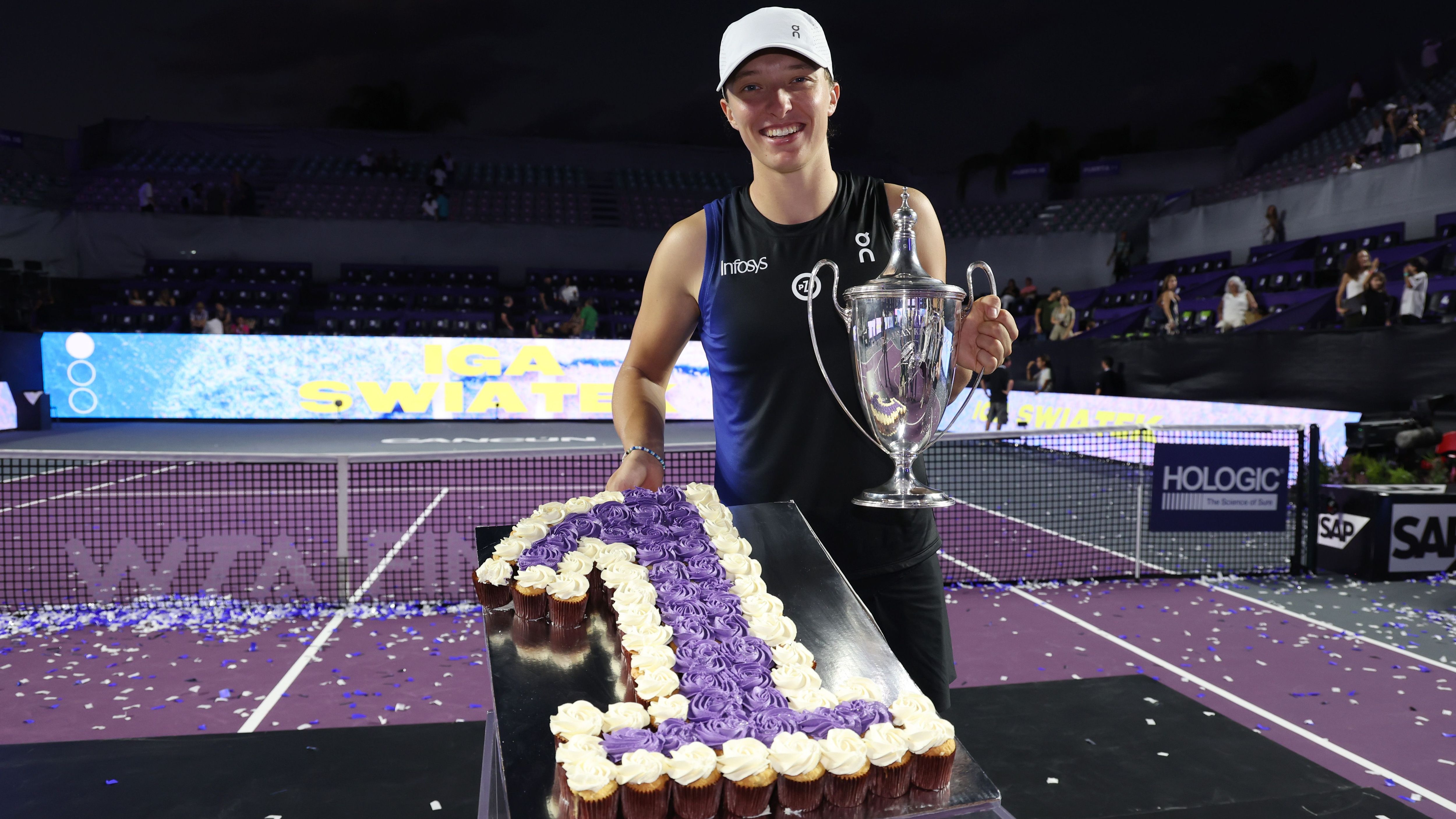 <strong>Platz 2: Iga Swiatek (Tennis)<br>Einnahmen: 21,9 Millionen  US-Dollar</strong>