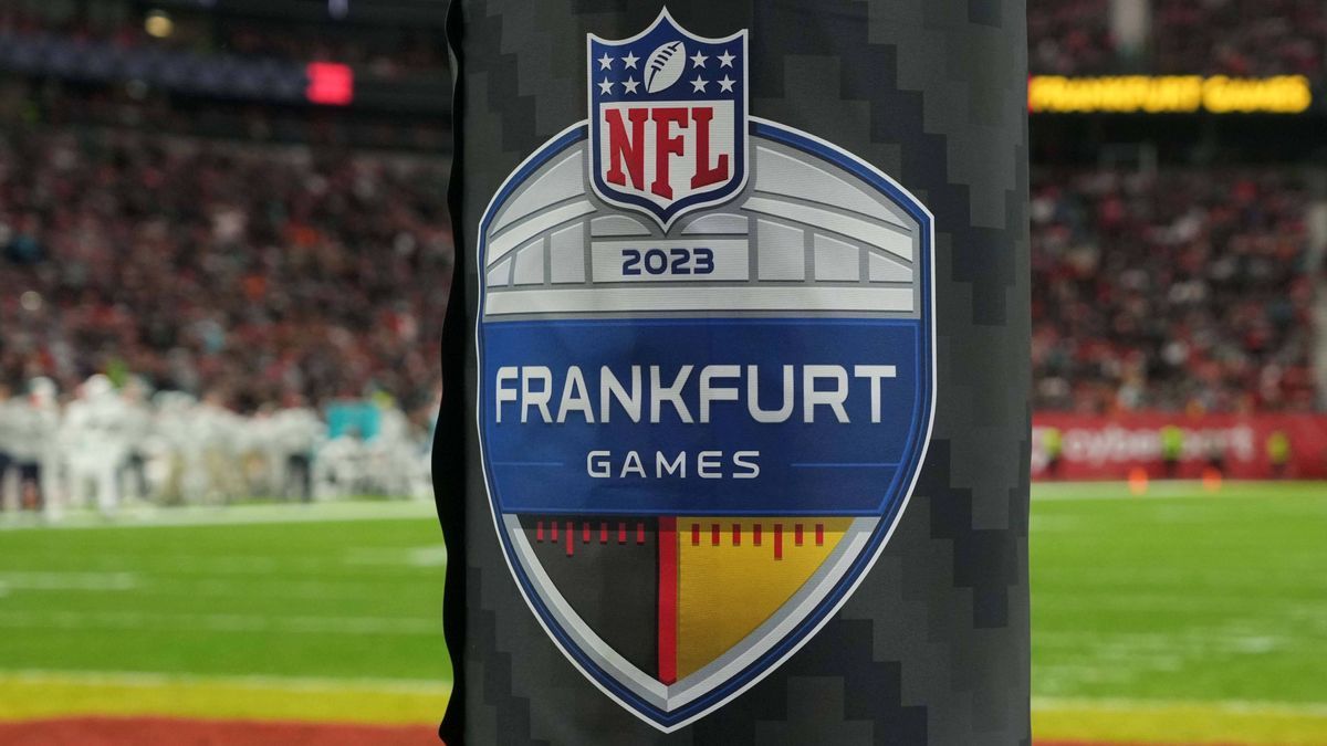 Sport Themen der Woche KW44 NFL, American Football Herren, USA Frankfurt Games-Miami Dolphins at Kansas City Chiefs Nov 5, 2023; Frankfurt, Germany; The 2023 NFL Frankfurt Games logo on the goal po...