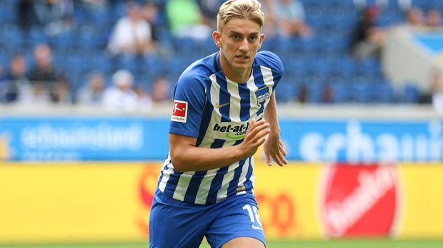 
                <strong>Sinan Kurt</strong><br>
                Er könnte mit Avdijaj die perfekte WG bilden. Auch er war der kommende Superstar. Zumindest führte er sich so auf. Pfiff auf den möglichen Feinschliff in Gladbach und verließ den Klub mit 18 für drei Millionen Euro, obwohl er noch kein Bundesligaspiel absolviert hatte, in Richtung Bayern München. Dort machte er in eineinhalb Jahren genau ein Ligaspiel und schrieb immer wieder Schlagzeilen abseits des Platzes. Auch seine zweite Chance bei Hertha BSC nutzte er nicht, nach vier Ligaminuten in 18 Monaten kann er gehen. Galatasaray Istanbul ist angeblich an dem 21-Jährigen interessiert.
              