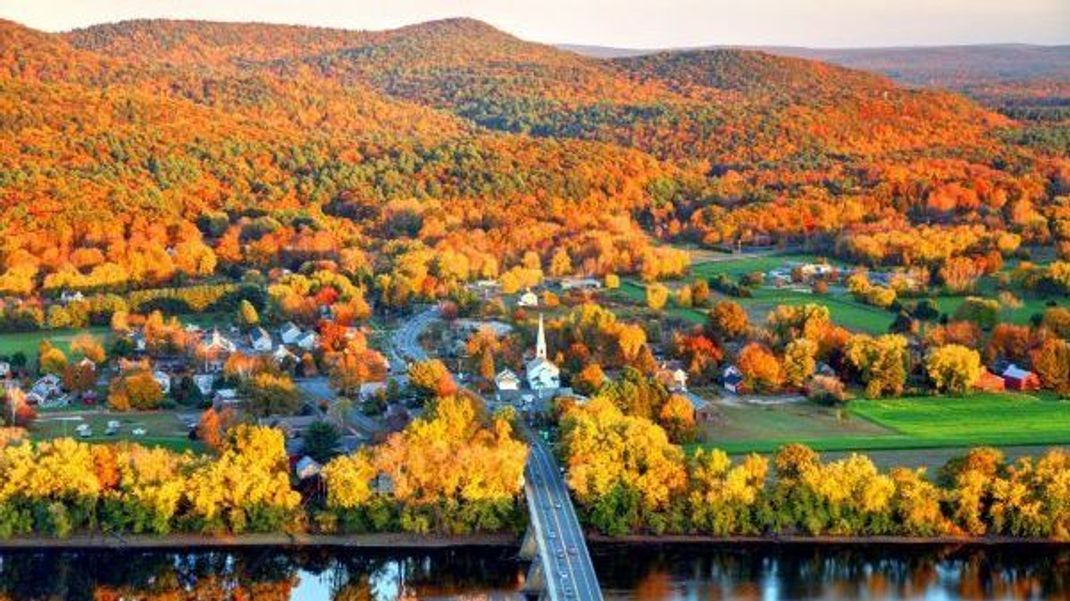 Indian Summer: Farbspiele der Bäume im Pioneer Valley in Massachusetts, das im Herbst zum Hot Spot wird.