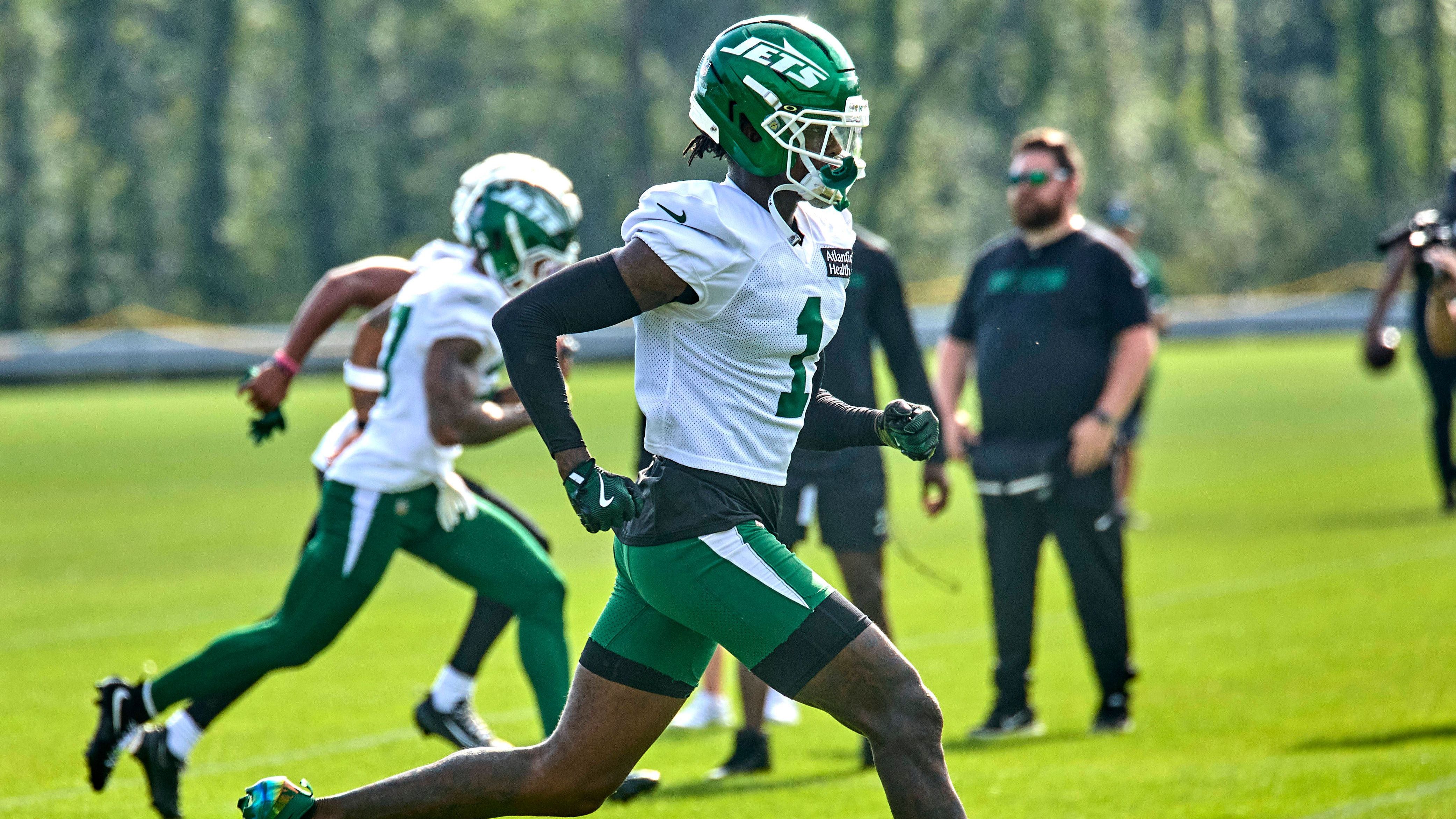 <strong>NFL-Umfrage: Die besten Cornerbacks 2025</strong><br><em>Erneut hat "ESPN" die Trainer, Scouts und führenden Verantwortlichen der NFL-Teams um ihre Meinung gebeten: Wer sind die aktuell besten Cornerbacks der Liga? Bereits zum sechsten Mal führte das Sportmedium die Umfrage durch.</em>