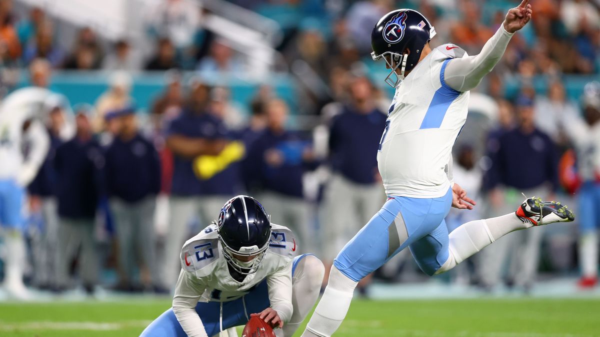 Tennessee Titans v Miami Dolphins