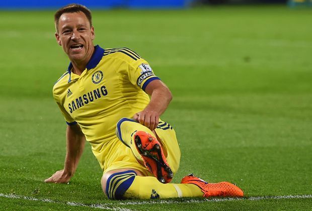 
                <strong>Innenverteidigung: John Terry</strong><br>
                Auch wenn er beim Stadtrivalen FC Chelsea spielt, verzichtet Wilshere nicht auf England-Star John Terry. Die beiden haben zwar nur einige Male in der Nationalmannschaft zusammen gespielt, dennoch sei Terry für Wilshere wichtig gewesen, als er zur Nationalelf dazu kam.
              