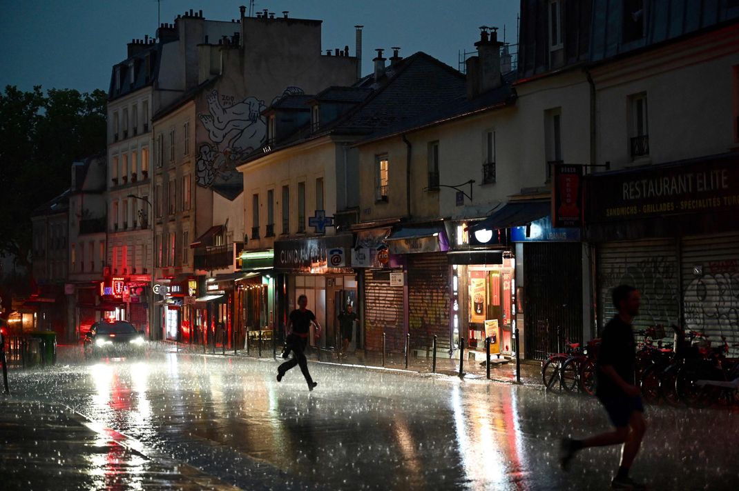 Bei den schweren Unwettern in Frankreich kamen zwei Menschen ums Leben.