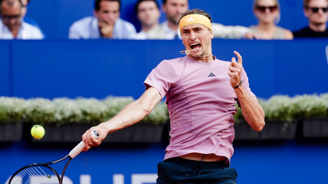 Tennisspieler Alexander Zverev gewinnt gegen Chinesen&nbsp;Zhang Zhizhen bei der ATP Hamburg.