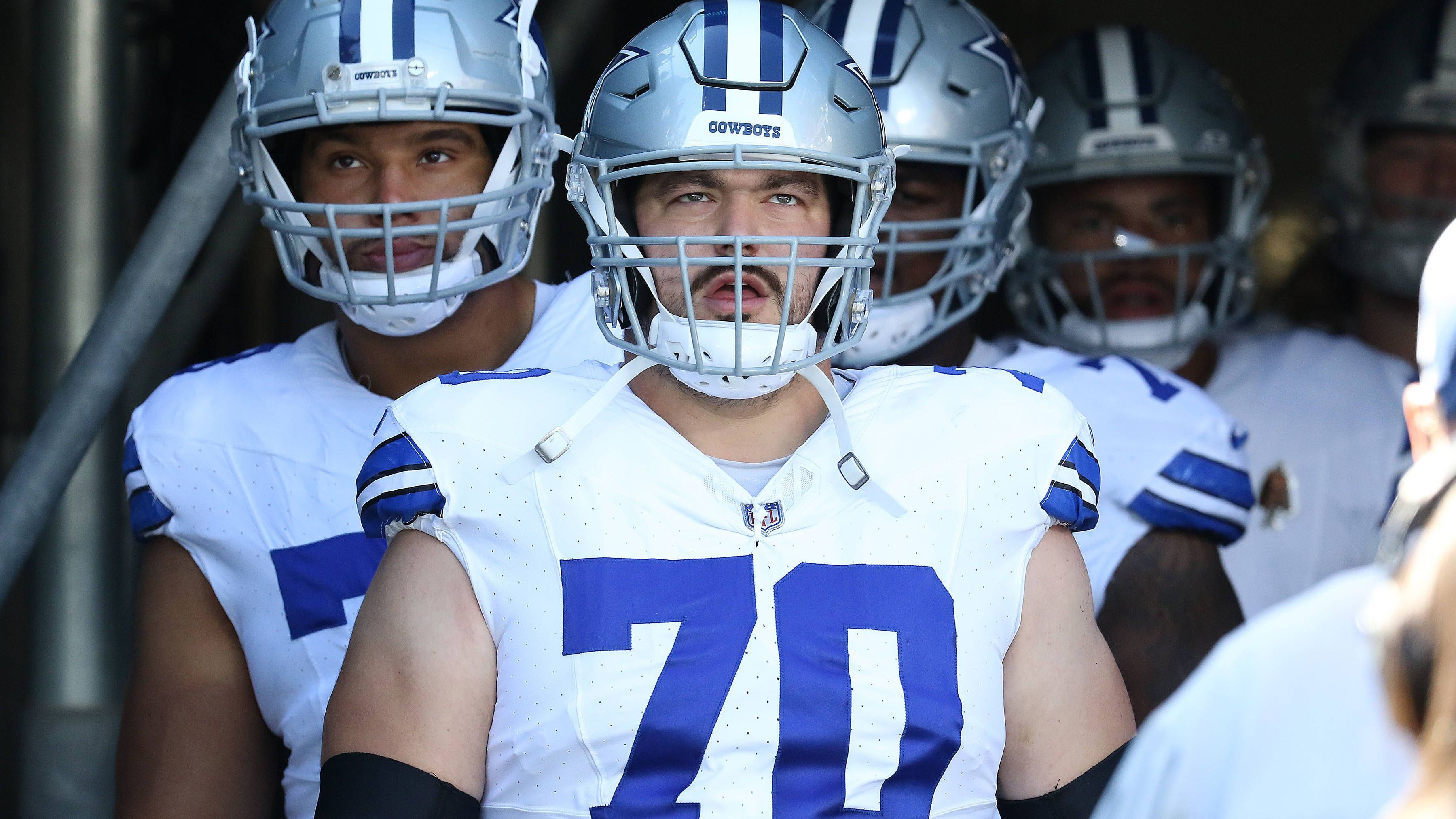 <strong>Right Guard: Zack Martin (Dallas Cowboys)<br></strong> Zack Martin. Der Right Guard der Dallas Cowboys ist vielleicht sogar der beste Guard des neuen Jahrtausends, der Weg in die Hall of Fame ist längst geebnet. 33 Jahre ist Martin mittlerweile alt, auch als Left Tackle hat er bereits überzeugt. Seine Karriere hat nur einen Haken.