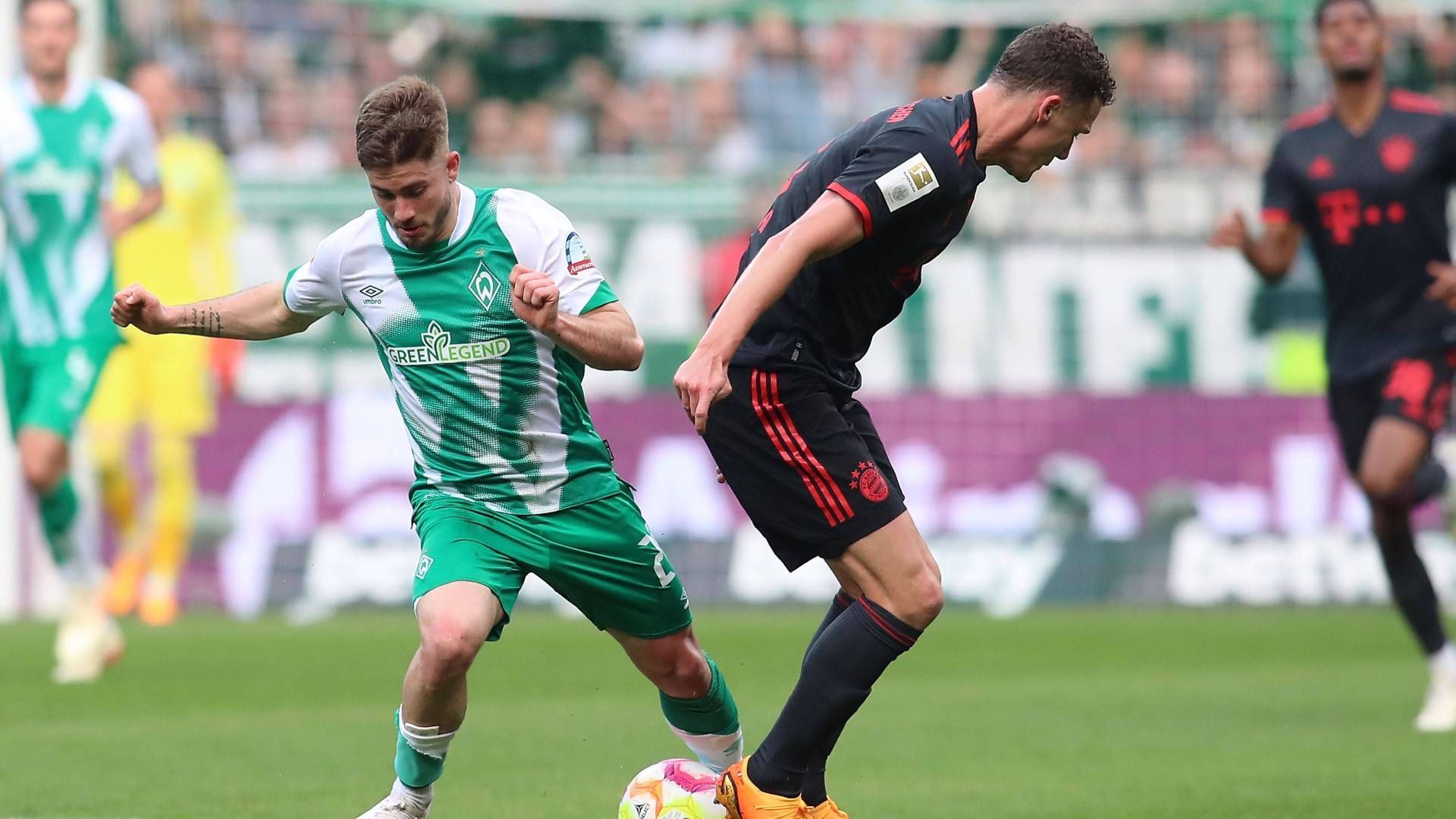 
                <strong>Benjamin Pavard</strong><br>
                Nach 20 Minuten hat der Verteidiger die erste Großchance, als er nach einem Freistoß von Kimmich aus kurzer Distanz an Torwart Pavlenka scheitert. In der Defensive ist er weniger sicher, grätscht bei der Großchance von Werder an Groß vorbei. ran-Note: 3 
              
