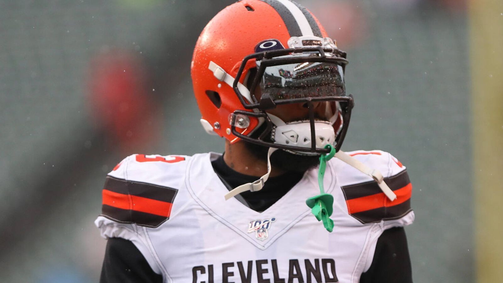 
                <strong>Odell Beckham Jr. zu den New England Patriots</strong><br>
                Merke: Je mehr ein Wechsel dementiert wird, desto mehr ist dran. So gesehen ist klar, dass Odell Beckham Jr. die Cleveland Browns nach nur einer Saison wieder verlassen wird. Die New England Patriots greifen zu, auch, um Tom Brady zu überzeugen, dass die Offense wieder stark genug für den Super Bowl ist.
              