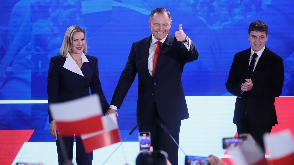 Der rechtskonservative Kandidat Karol Nawrocki hat Medienberichten zufolge die Stichwahl um das Präsidentenamt in Polen gewonnen. 