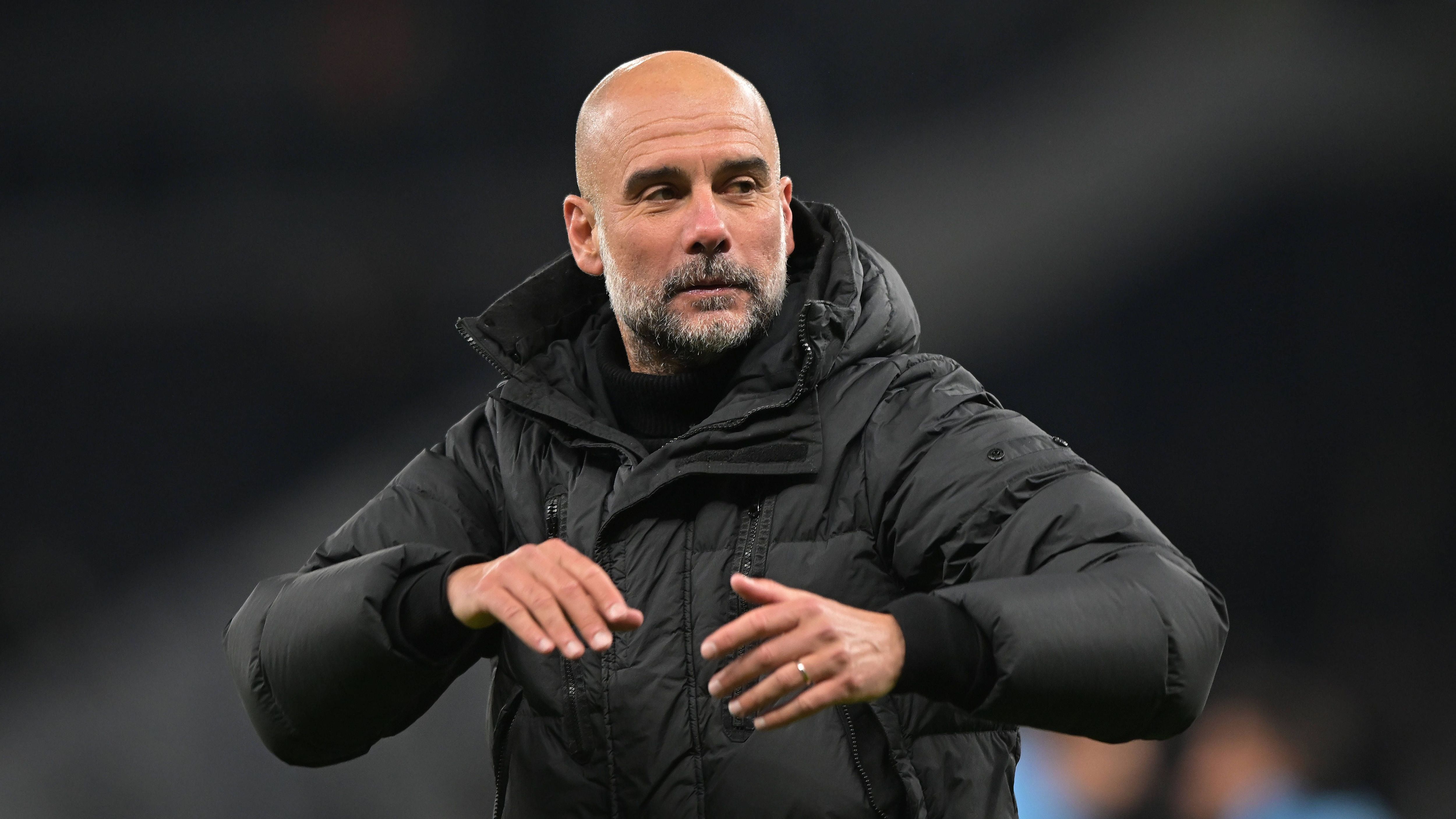 <strong>Pep Guardiola (Manchester City)</strong><br>Wenn Barca in den zurückliegenden Jahren einen Trainer suchte, fiel immer auch der Name Pep Guardiola - so auch diesmal. Der Katalane prägte als Coach und Spieler eine Erfolgs-Ära, hat bei seinem aktuellen Klub ManCity Vertrag bis 2025. Nicht zuletzt aufgrund der finanziellen Probleme Barcas scheint eine Guardiola-Rückkehr aber beinahe ausgeschlossen.