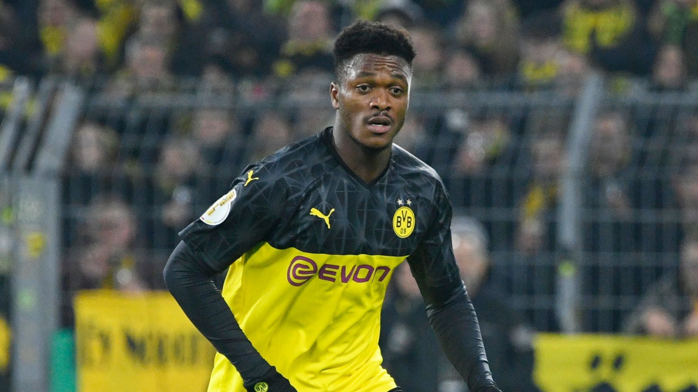 
                <strong>Dan-Axel Zagadou (Borussia Dortmund)</strong><br>
                Der Franzose ersetzt in der Schlussphase Piszczek und verrichtet seine Aufgaben mit Bravour. ran-Note: ohne Bewertung
              