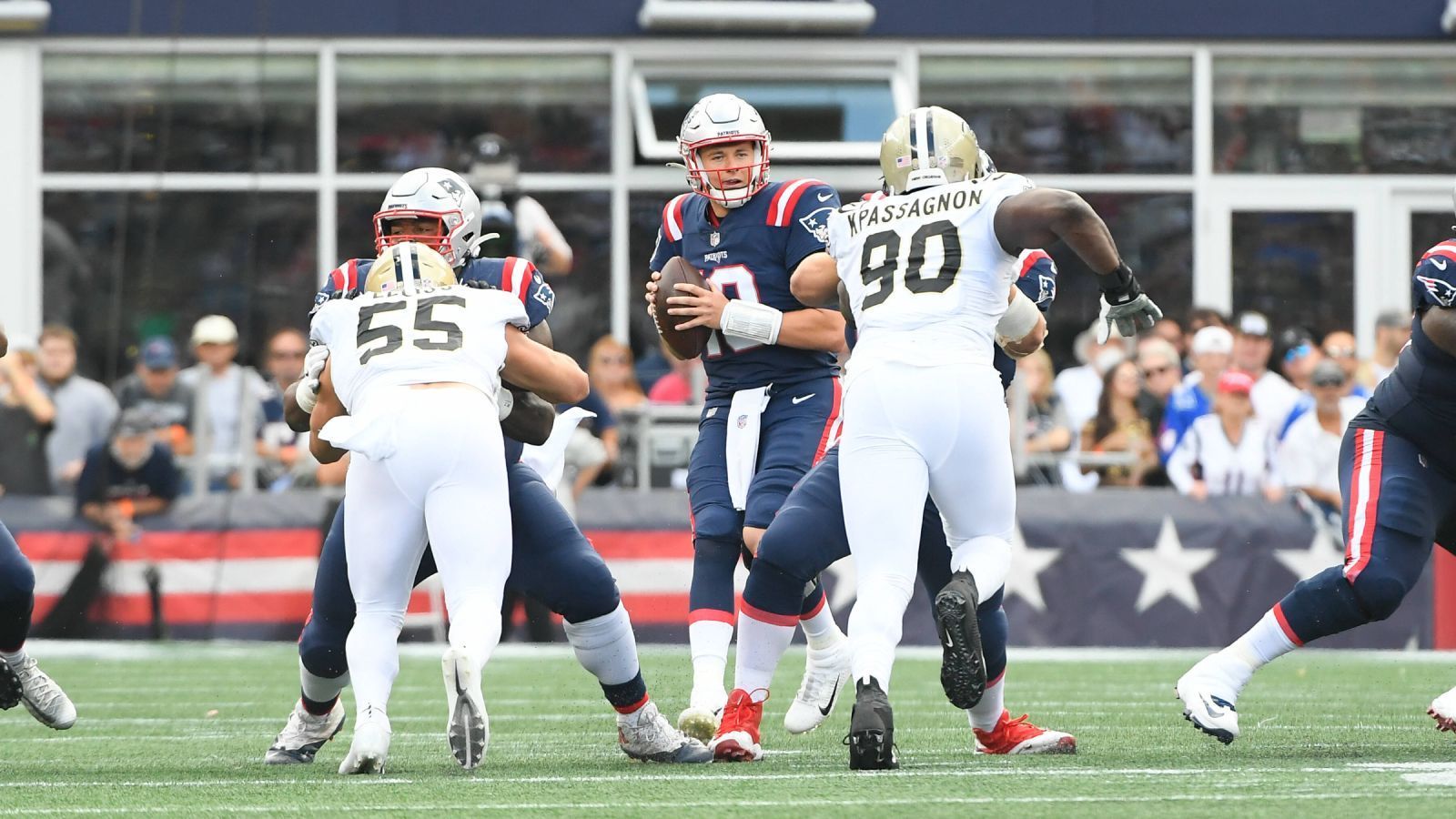 
                <strong>New Orleans Saints</strong><br>
                &#x2022; 2023 Auswärtsspiel bei den New England Patriots <br>
              