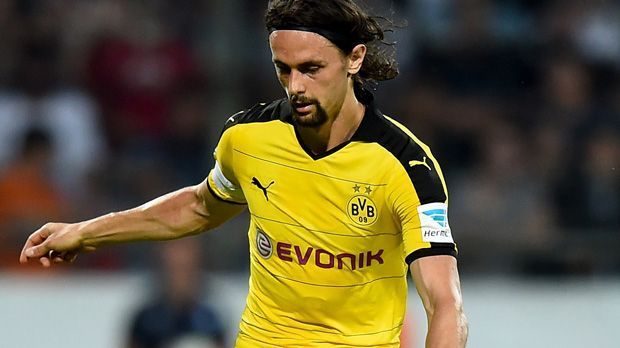 
                <strong>Neven Subotic</strong><br>
                Neven Subotic (Borussia Dortmund) - 180 Bundesliga-Minuten: Lediglich zwei Spiele stehen auf dem Konto des Verteidigers. An Sokratis und Hummels ist zurzeit einfach kein Vorbeikommen. Über einen Wechsel im Winter wird spekuliert.
              