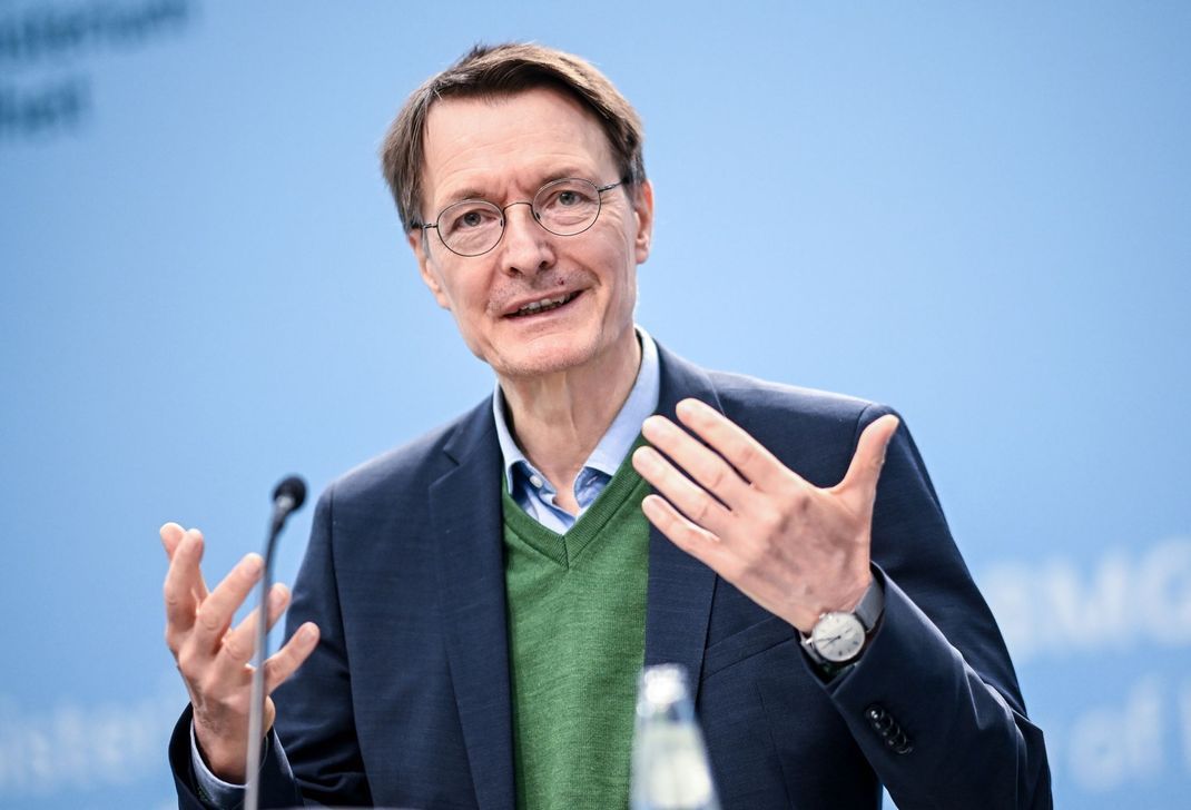 Karl Lauterbach (Bild) zwischen Pandemie , Politik und persönlichem Wandel