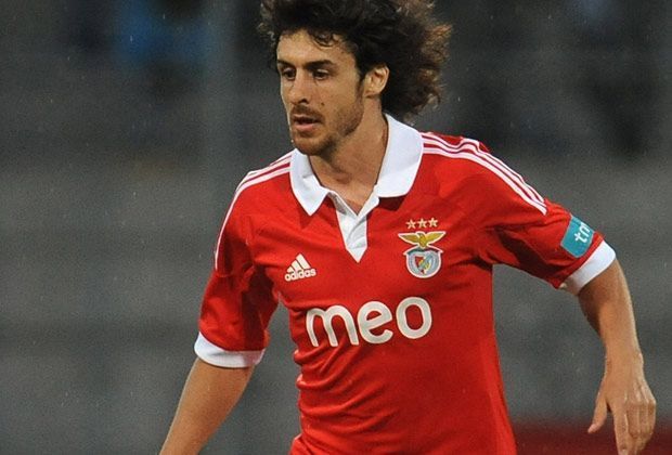 
                <strong>Zentrales Mittelfeld: Pablo Aimar</strong><br>
                Ein Brasilianer nominiert einen Agentinier für seine Traum-Elf, auch das ist möglich: Pablo Aimar, argentinischer, spanischer und portugiesischer Meister spielte von 2008 bis 2011 mit Luiz für Benfica Lissabon.
              