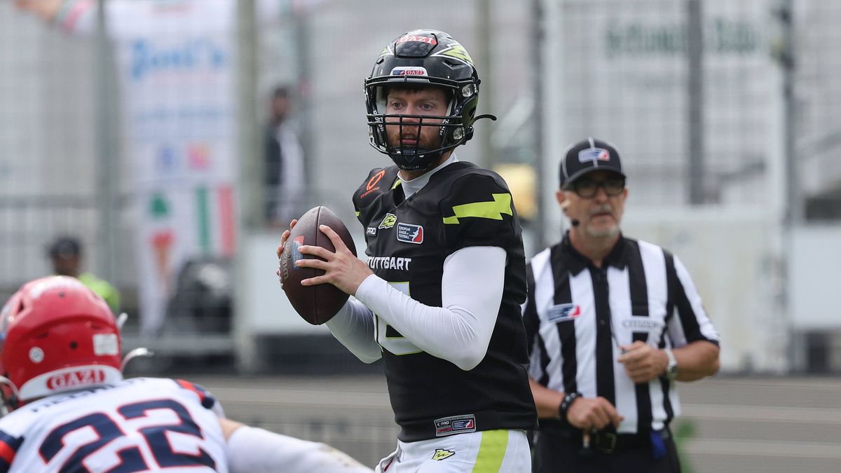 BAU Stuttgart American Football ELF , Stuttgart Surge vs. Hamburg Sea Devils, Lars Heidrich ( Surge ) *** BAU Stuttgart American Football ELF , Stuttgart Surge vs Hamburg Sea Devils, Lars Heidrich ...