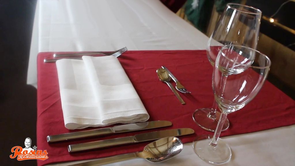 Stoffserviette falten zu Weihnachten