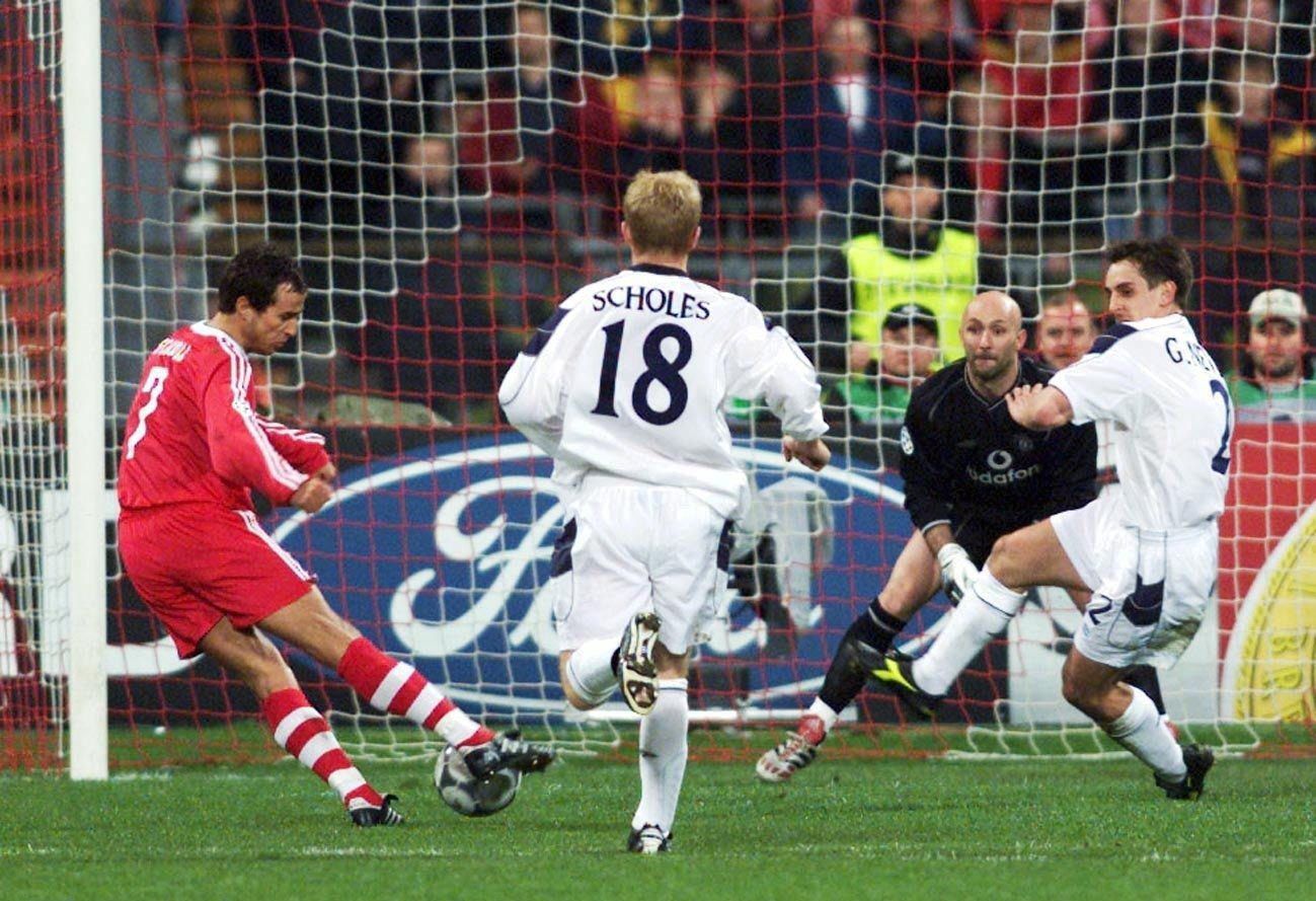 
                <strong>FC Bayern - ManUtd: 2:1 (2000/01, Viertelfinale, Rückspiel)</strong><br>
                Im Münchner Olympiastadion trifft Mehmet Scholl zum zwischenzeitlichen 2:0. Der FC Bayern wirft ManUnited aus dem Wettbewerb - eine späte Genugtuung.
              