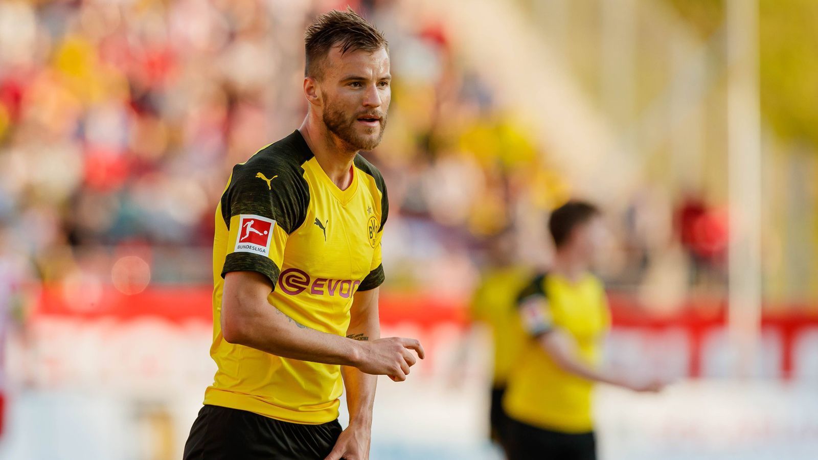 
                <strong>Platz 10 (geteilt):  Andriy Yarmolenko (kam von Dynamo Kiew)</strong><br>
                &#x2022; Saison: 2017/2018<br>&#x2022; Ablösesumme: 25 Millionen Euro<br>&#x2022; Spiele/Tore/Assists für den BVB: 26/6/6<br>&#x2022; Aktueller Verein: West Ham United<br>
              