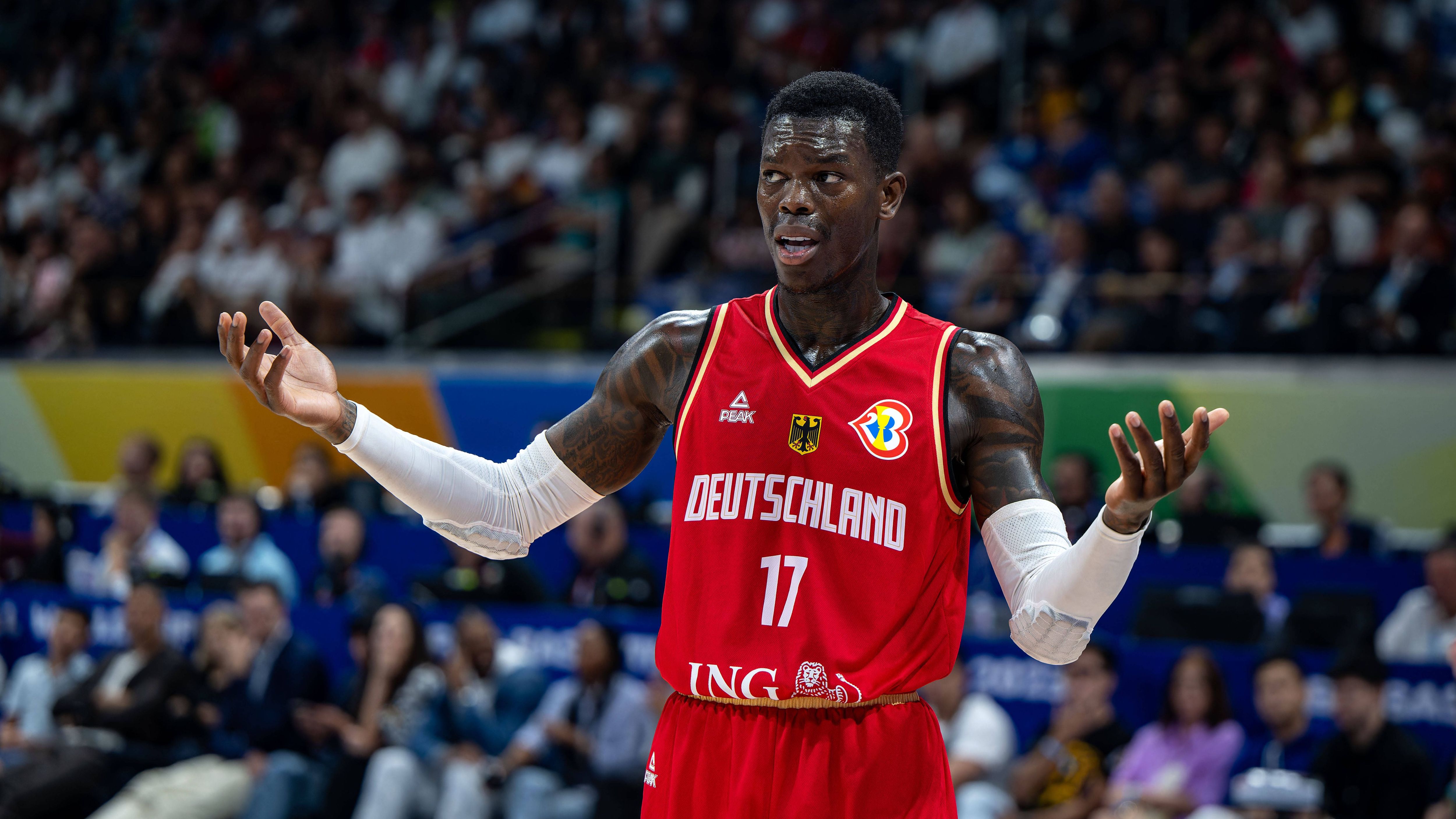 <strong>Dennis Schröder (Kapitän und Spielmacher)</strong><br><br>Der Point Guard ist der Anführer eines tollen Kollektivs, spielt abgesehen von der schwachen Vorstellung gegen Lettland eine glänzende WM, zieht die Fäden, punktet stark. Sein Weg in der NBA hat ihn von den Los Angeles Lakers zu den Toronto Raptors geführt. Der DBB-Topscorer polarisiert auch, bekommt sich schon mal mit seinen Mitspielern in die Haare.