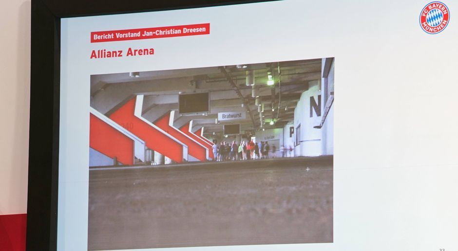 
                <strong>Design Allianz-Arena 3</strong><br>
                Auch im Stadionzwischenraum kommt im Entwurf Farbe ins Spiel: Die derzeit noch tristen grauen Betonaufgänge in die Blöcke erstrahlen in Rot – auch wenn zumindest in diesem Bild noch eine Menge Flächen grau bleiben würden.
              