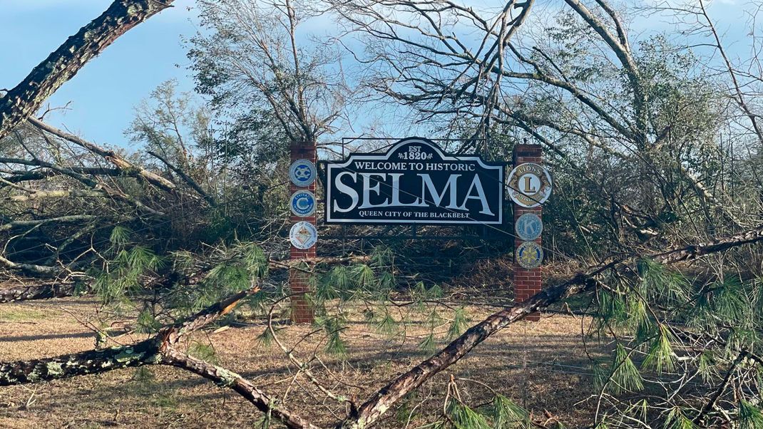 Nach Tornados in den USA: Todesopfer und schwere Schäden