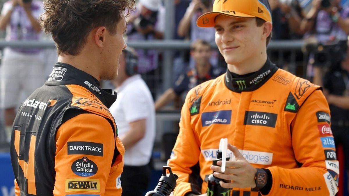 Lando Norris mit seinem McLaren-Teamkollegen Oscar Piastri in Monza 2024