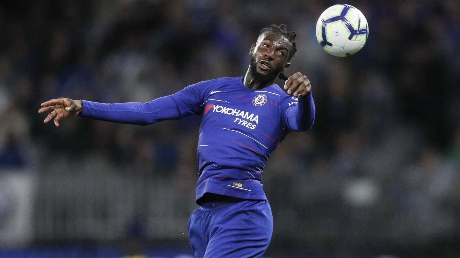 
                <strong>Tiemoue Bakayoko (Defensiver Mittelfeldspieler, 25 Jahre)</strong><br>
                Der Franzose spielt derzeit leihweise für AS Monaco, steht allerdings noch bis zum Jahre 2022 beim FC Chelsea unter Vertrag. Es gilt allerdings als unwahrscheinlich, dass er diesen erfüllen wird. Monaco könnte die Kaufoption in Höhe von 42 Millionen Euro ziehen. Wenn sie das nicht tun, gilt Paris Saint-Germain als möglicher Verein.
              