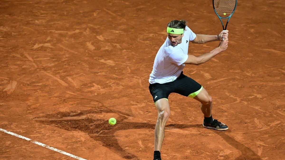 Alexander Zverev bei einer Rückhand